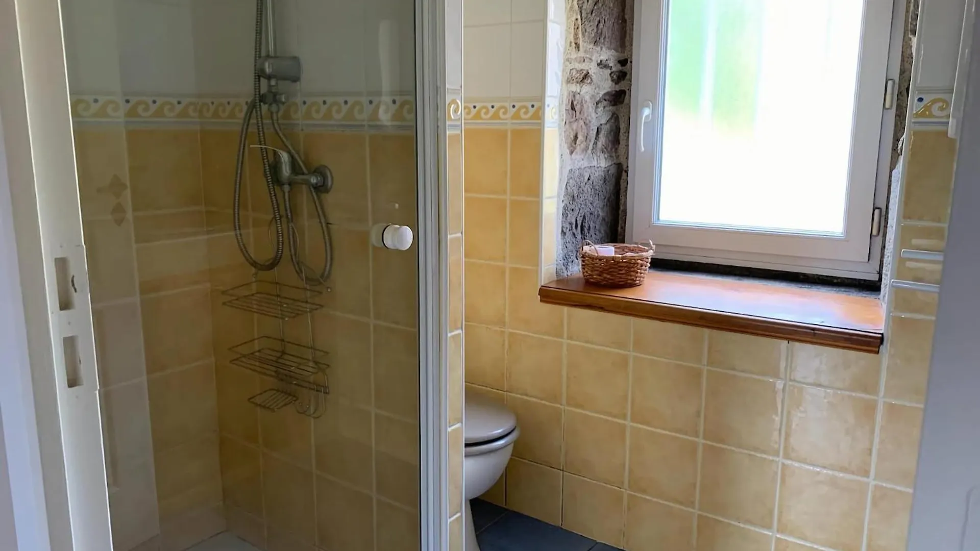 Charming Holiday Home Near The Forest Saint-Beauzire  France