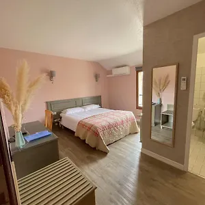 3* Hotel Maison Legate 